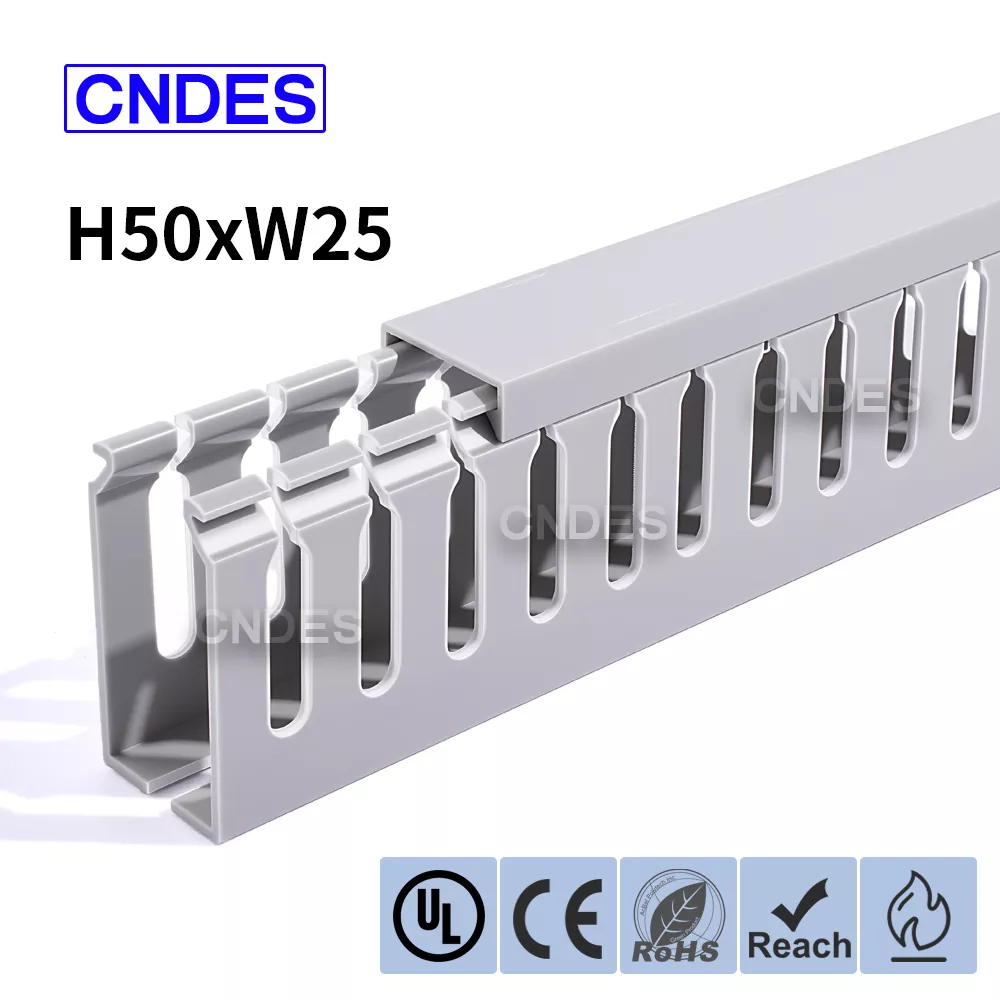 50×25 mm slitsad PVC elskåpskanal